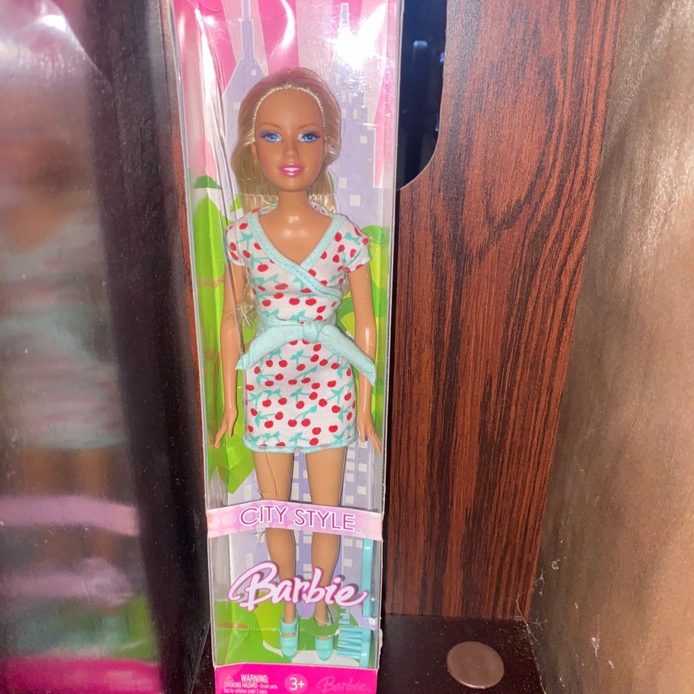 City Style: Barbie Accessories: Hair Brush